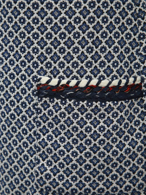 Výrazné vrecká na tunike