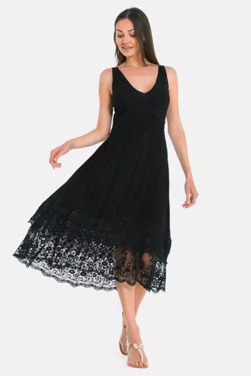 Jednofarebné čierne plážové šaty